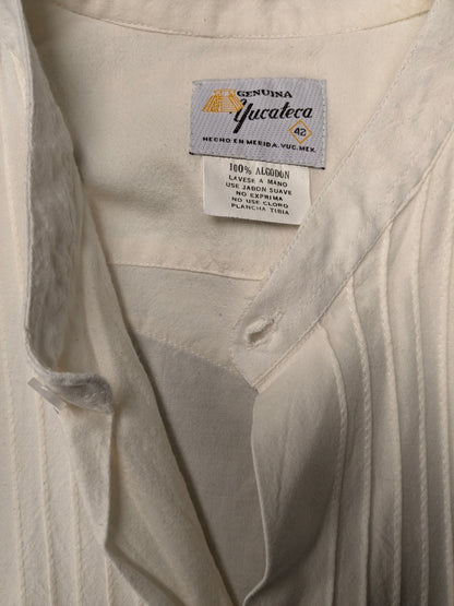 Vintage Yacateca overhemd korte mouw. Mao, Boeren-, Korte kraag. Beige gekleurd. Maat XL. voelbaar gestreept motief.