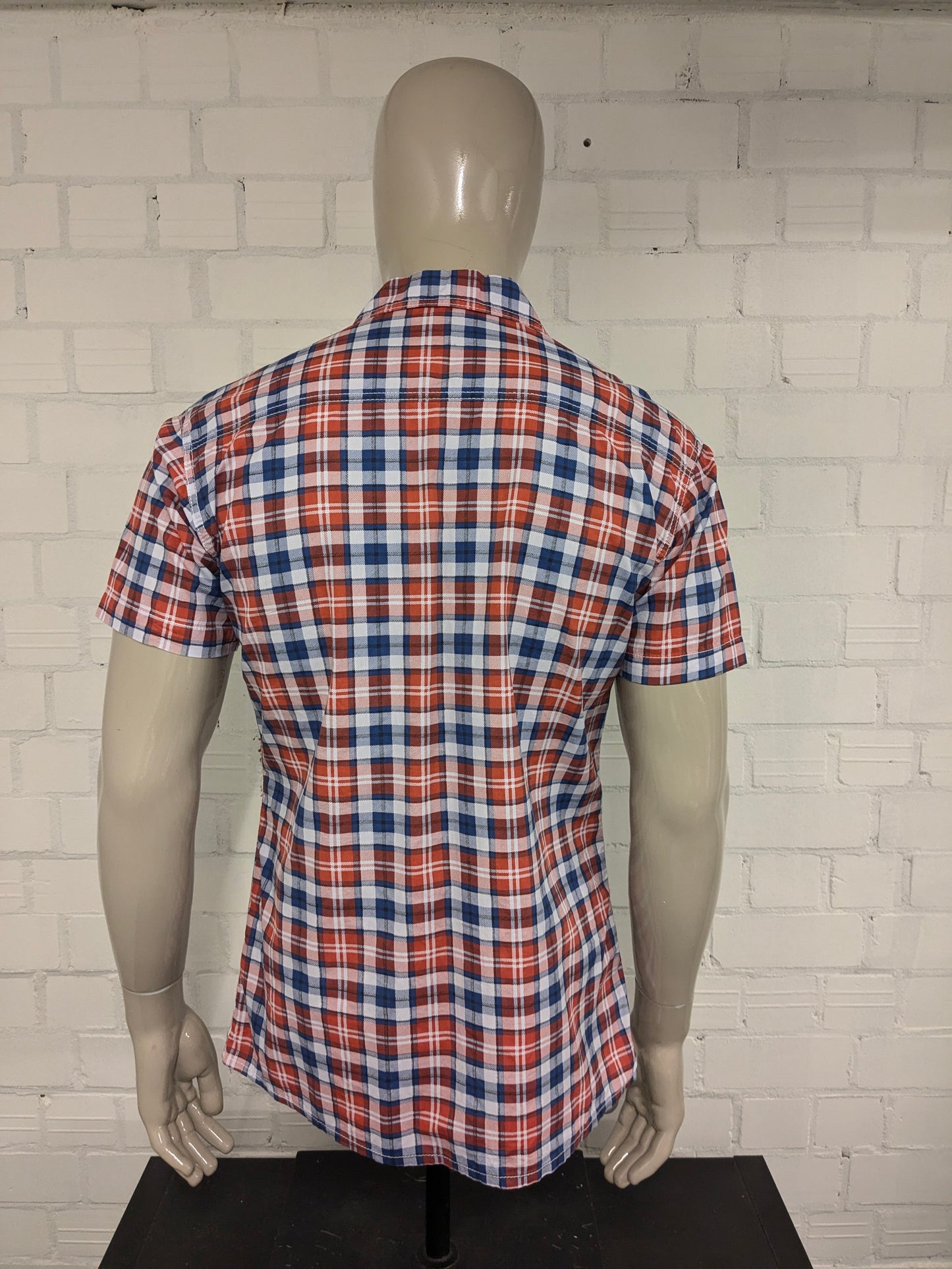 Camisa Vintage de los 70 manga corta. Azul blanco rojo revisado. Tamaño M.