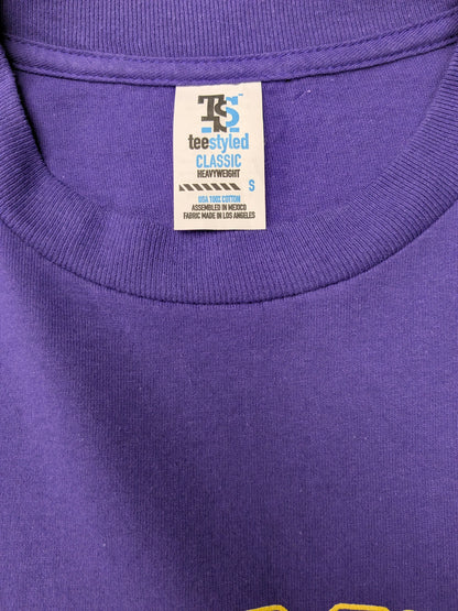 Good Guy University shirt. Paars met opdruk. Maat S.