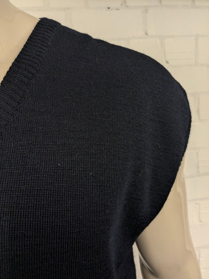 Wollen spencer met V-Hals. Donker Blauw gekleurd. Maat XL.