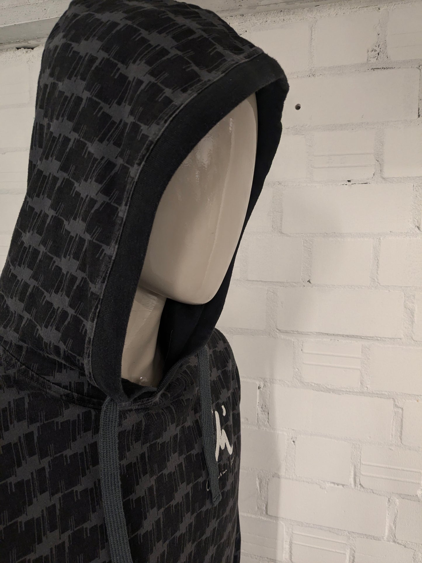 Chasin 'Hoodie. Stampa grigia nera. Taglia XL.