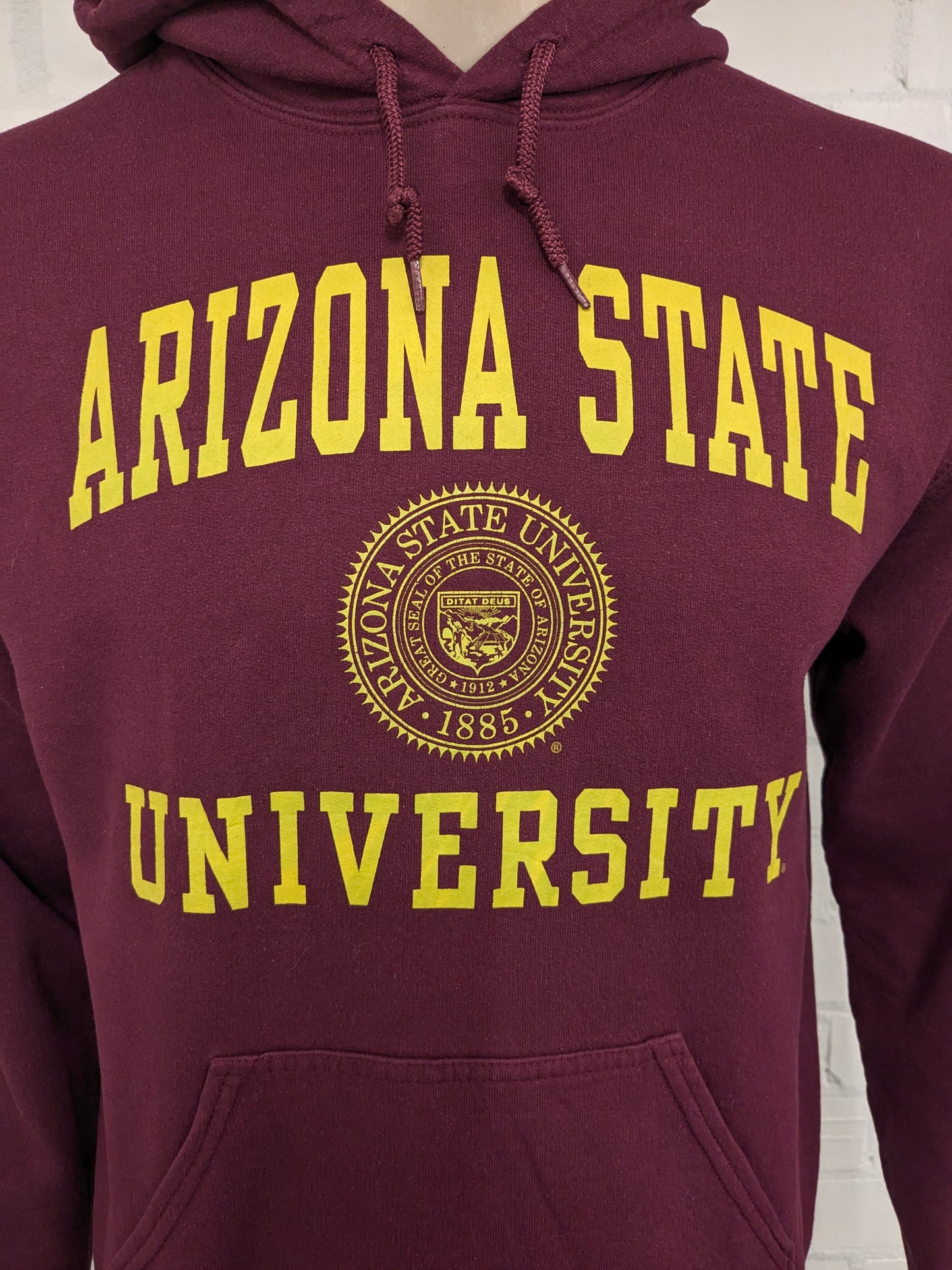 Arizona State University Sweatage. Bordeaux jaune de couleur. Taille M.