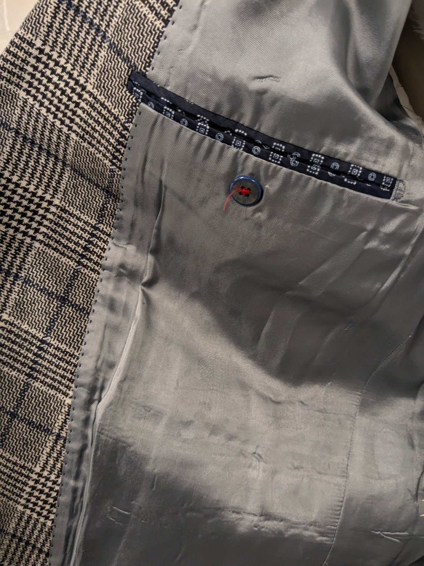 Pierre Cardin Wollen colbert. Zwart Beige Blauw geruit. Maat 27. (54 / L).