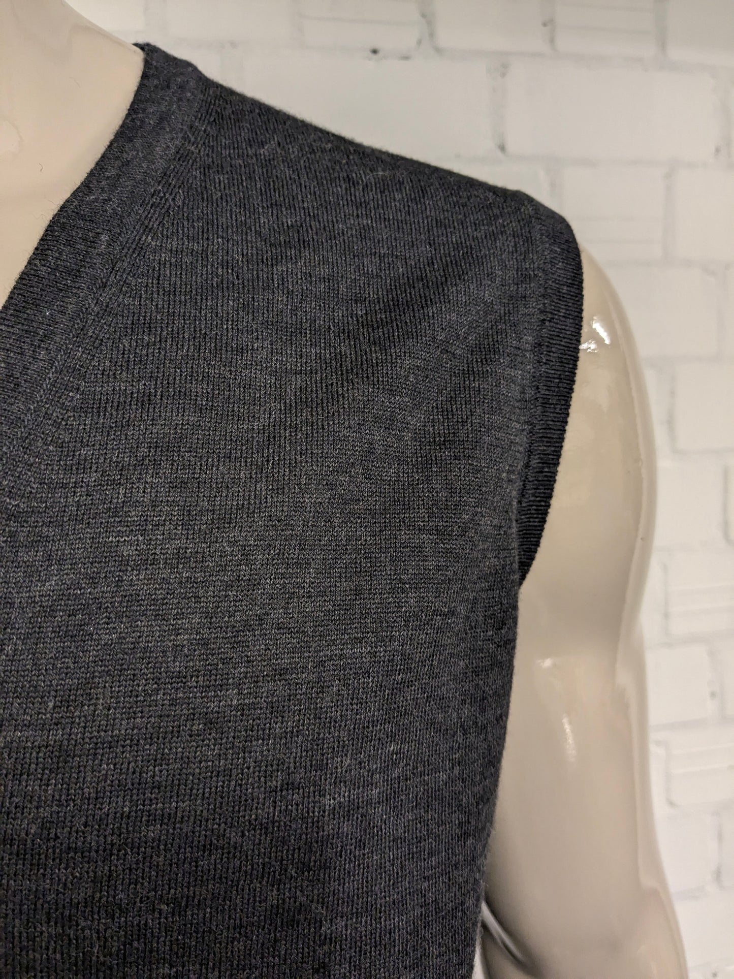 Olympe en laine laine le gilet / Spencer. Gris foncé mélangé. Taille xl.