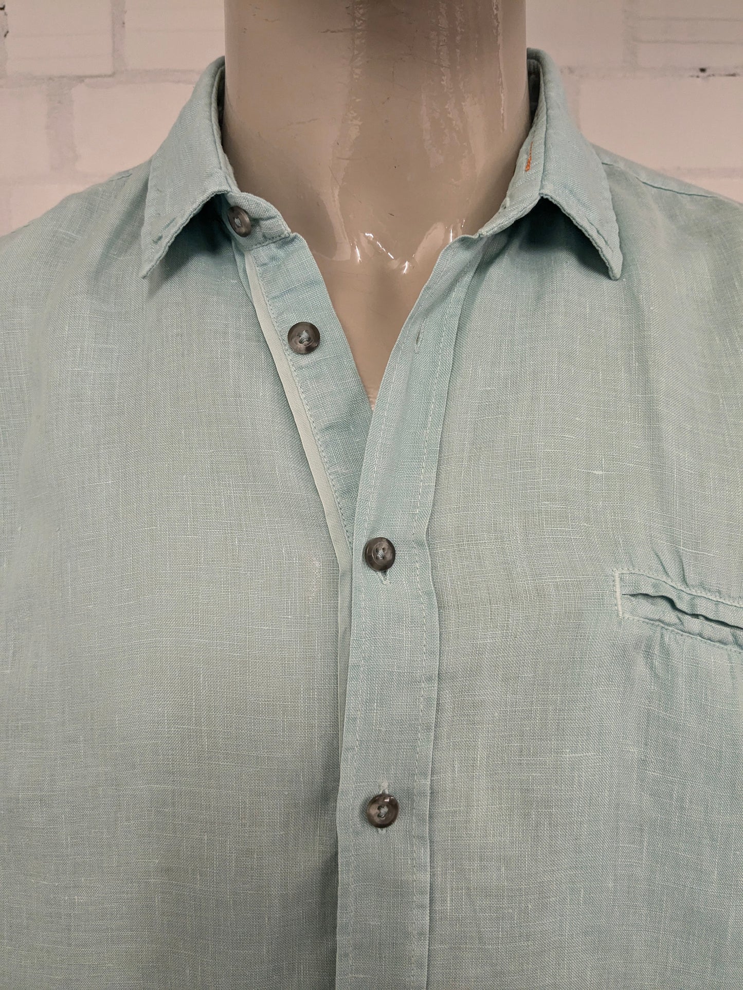 Boss Hugo Boss Camisa de lino. Color verde menta de color verde. Tamaño 2xl / xl. Ajuste regular.