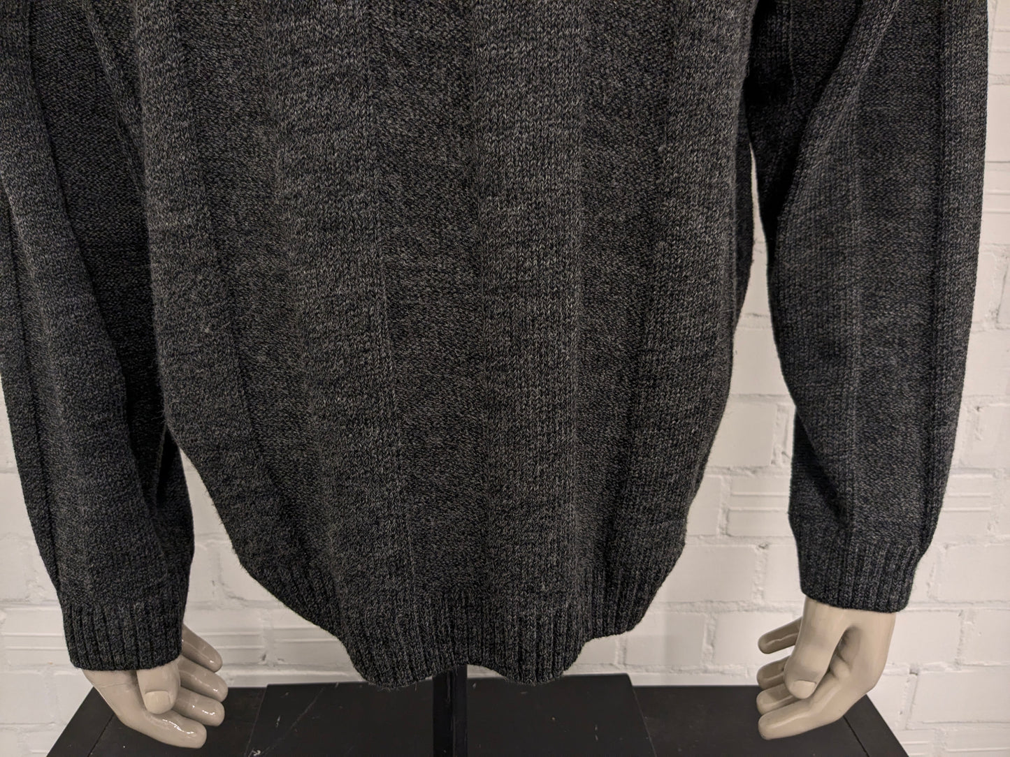 Lacoste wool sweater. Gray black mixed. Size 3XL / XXXL.