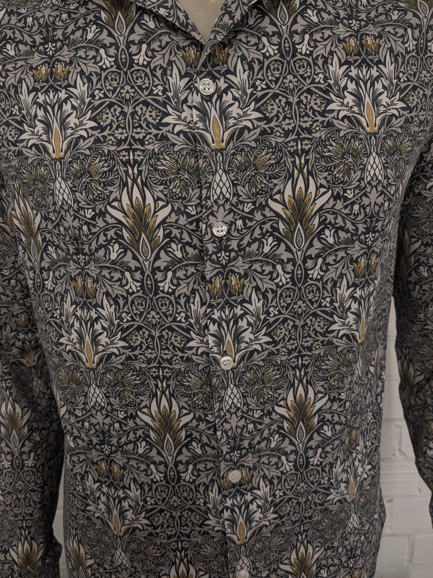 Morris & Co x H&M Shirt. Blue gray mustard yellow print. Size L.