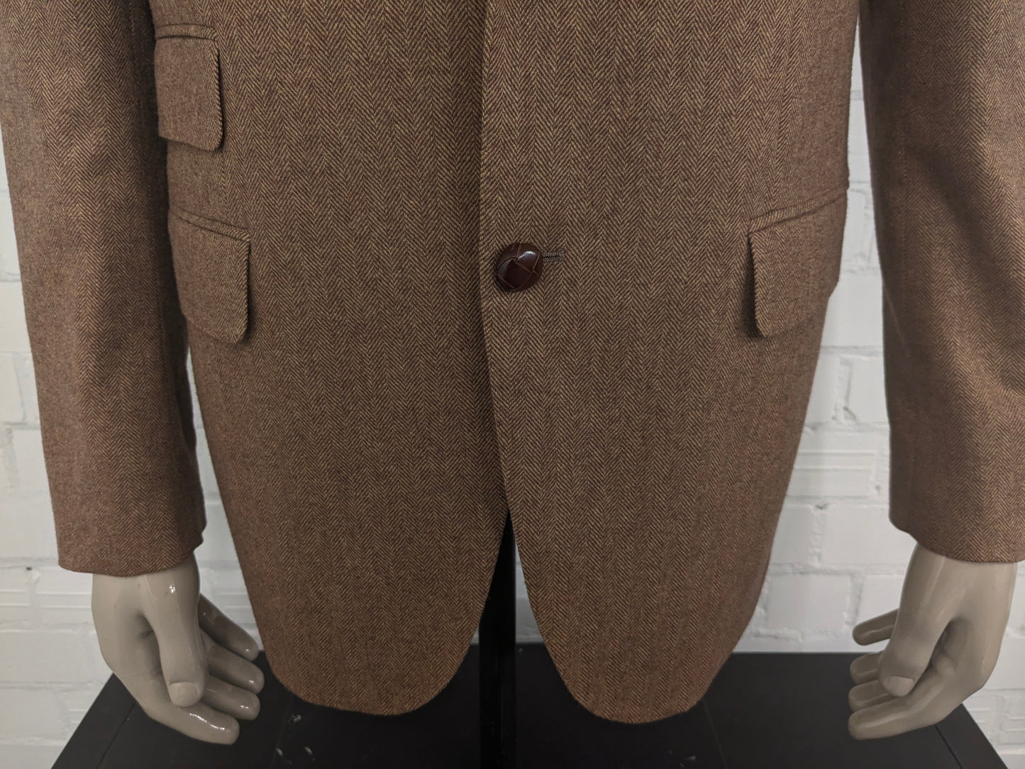 La veste bostonienne en laine. Motif à chevrons marron champagne. Taille 50 / M.