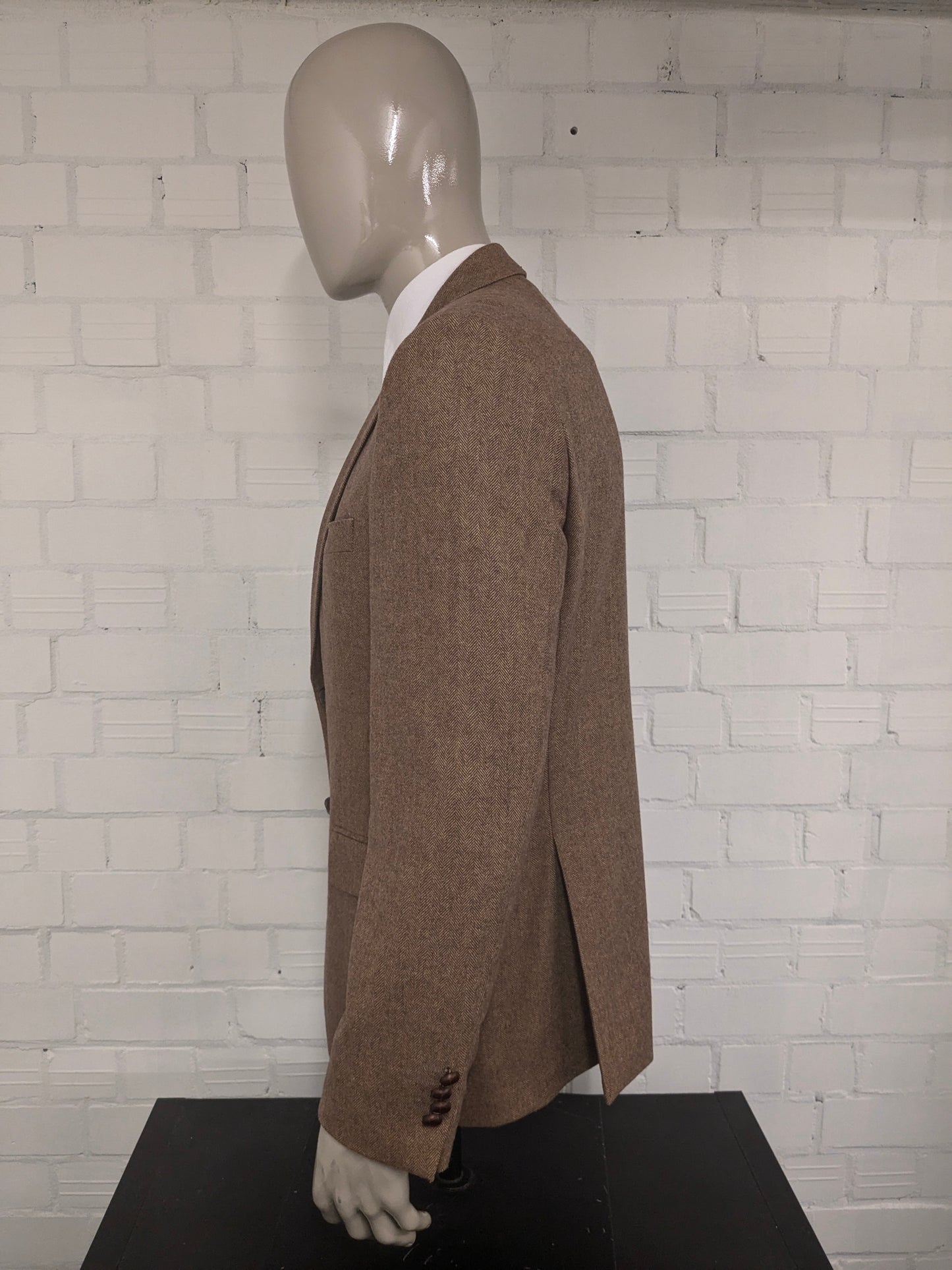 La veste bostonienne en laine. Motif à chevrons marron champagne. Taille 50 / M.