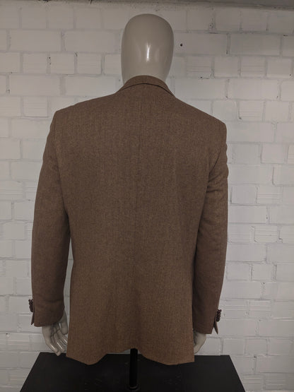 La veste bostonienne en laine. Motif à chevrons marron champagne. Taille 50 / M.