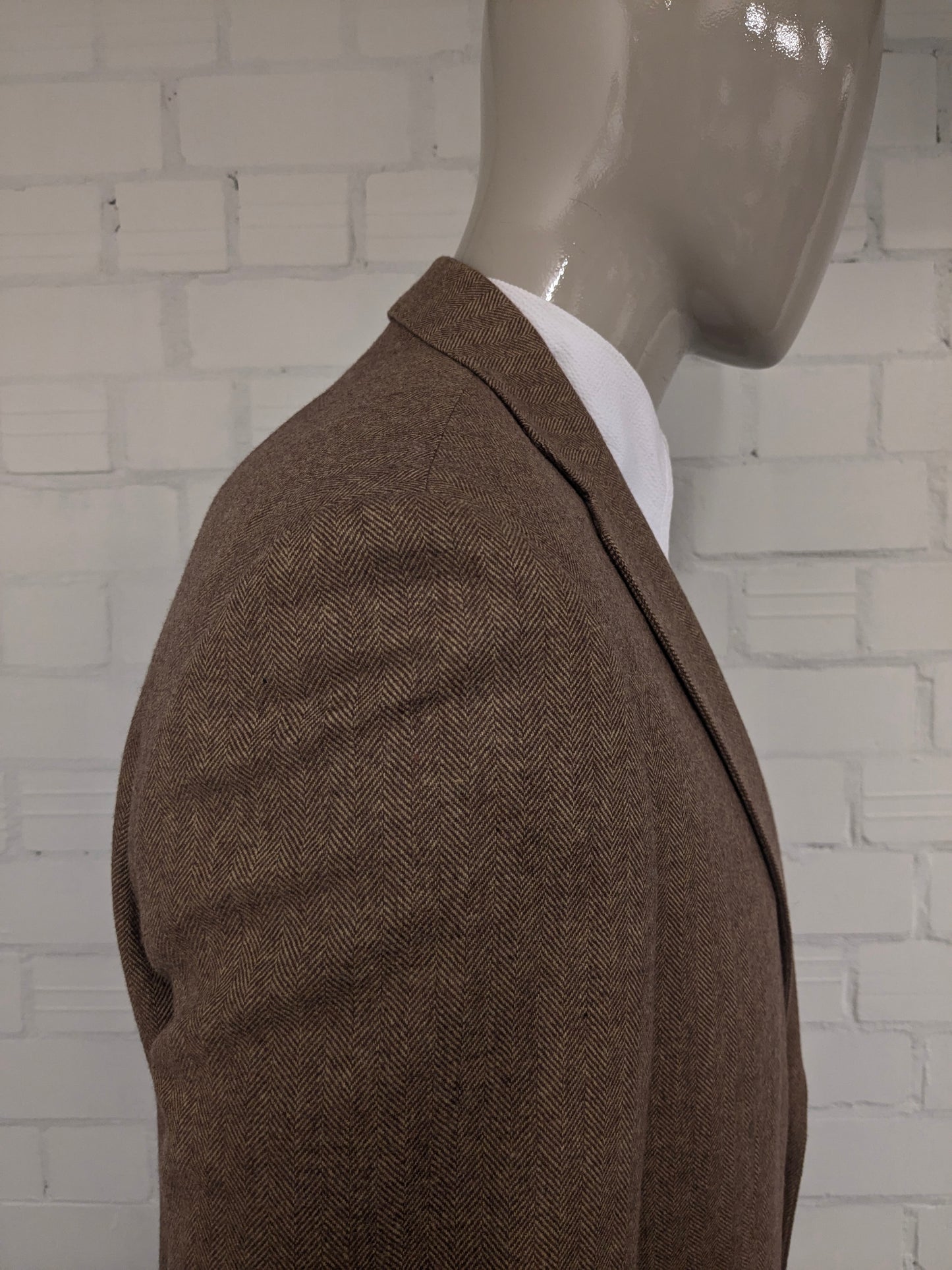 La veste bostonienne en laine. Motif à chevrons marron champagne. Taille 50 / M.