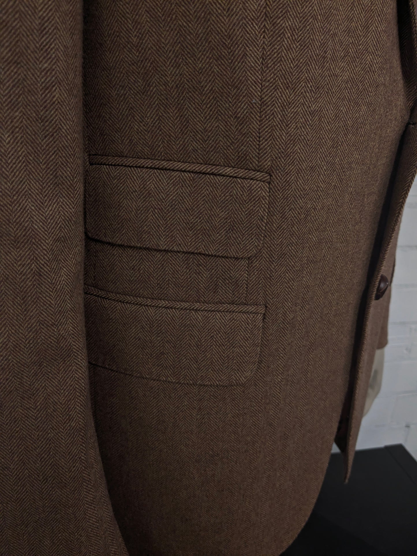 La veste bostonienne en laine. Motif à chevrons marron champagne. Taille 50 / M.