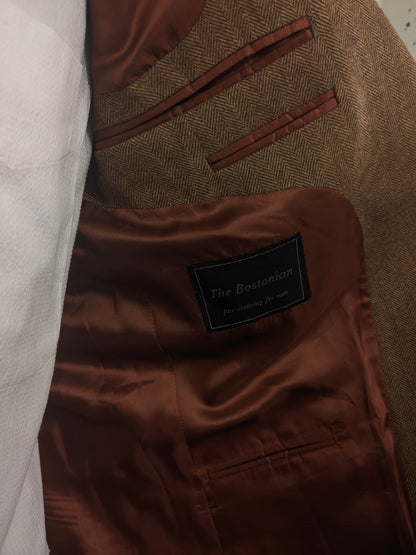 La veste bostonienne en laine. Motif à chevrons marron champagne. Taille 50 / M.