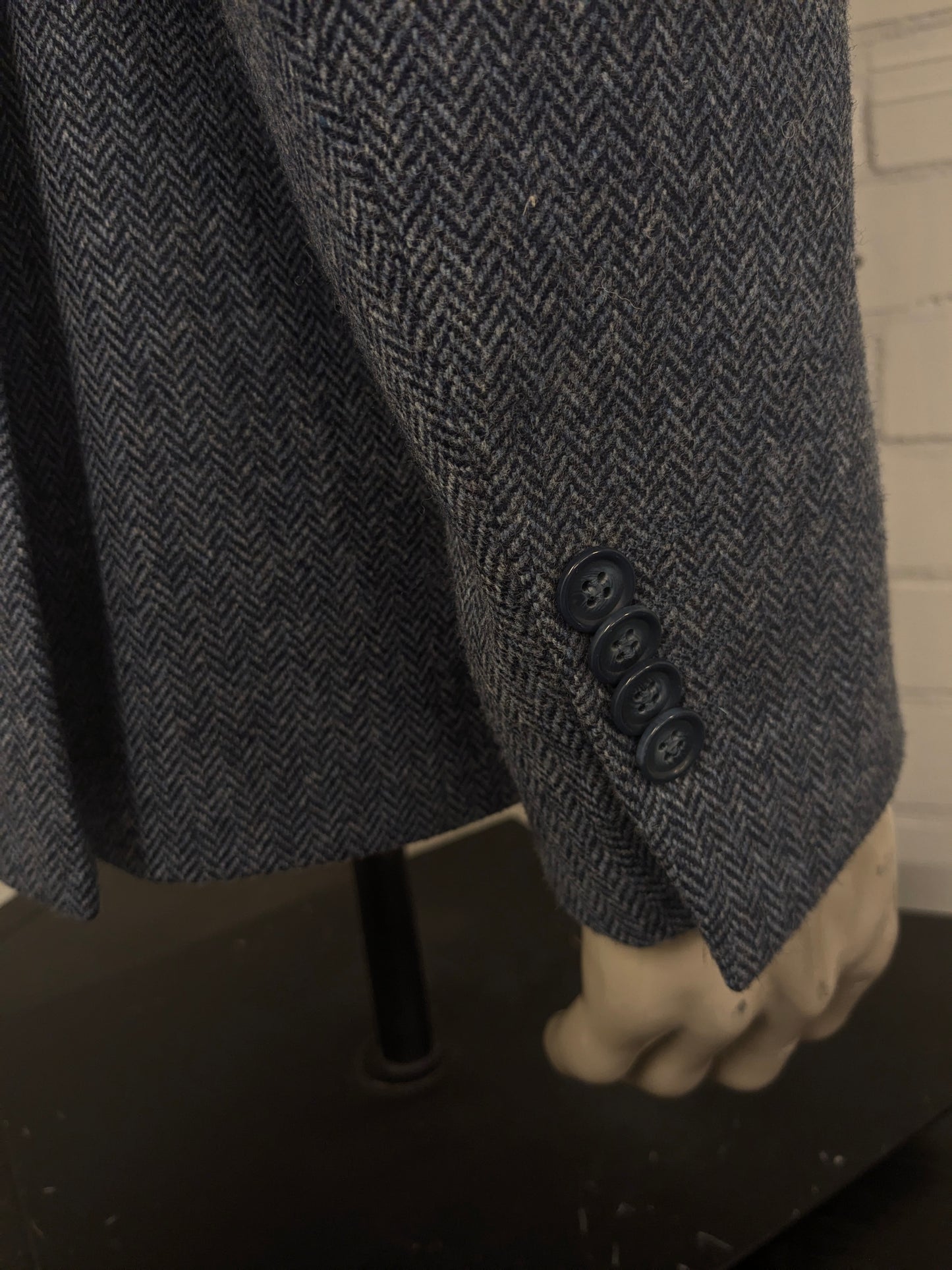 La veste bostonienne en laine. Motif à chevrons gris bleu. Taille 52 / L.