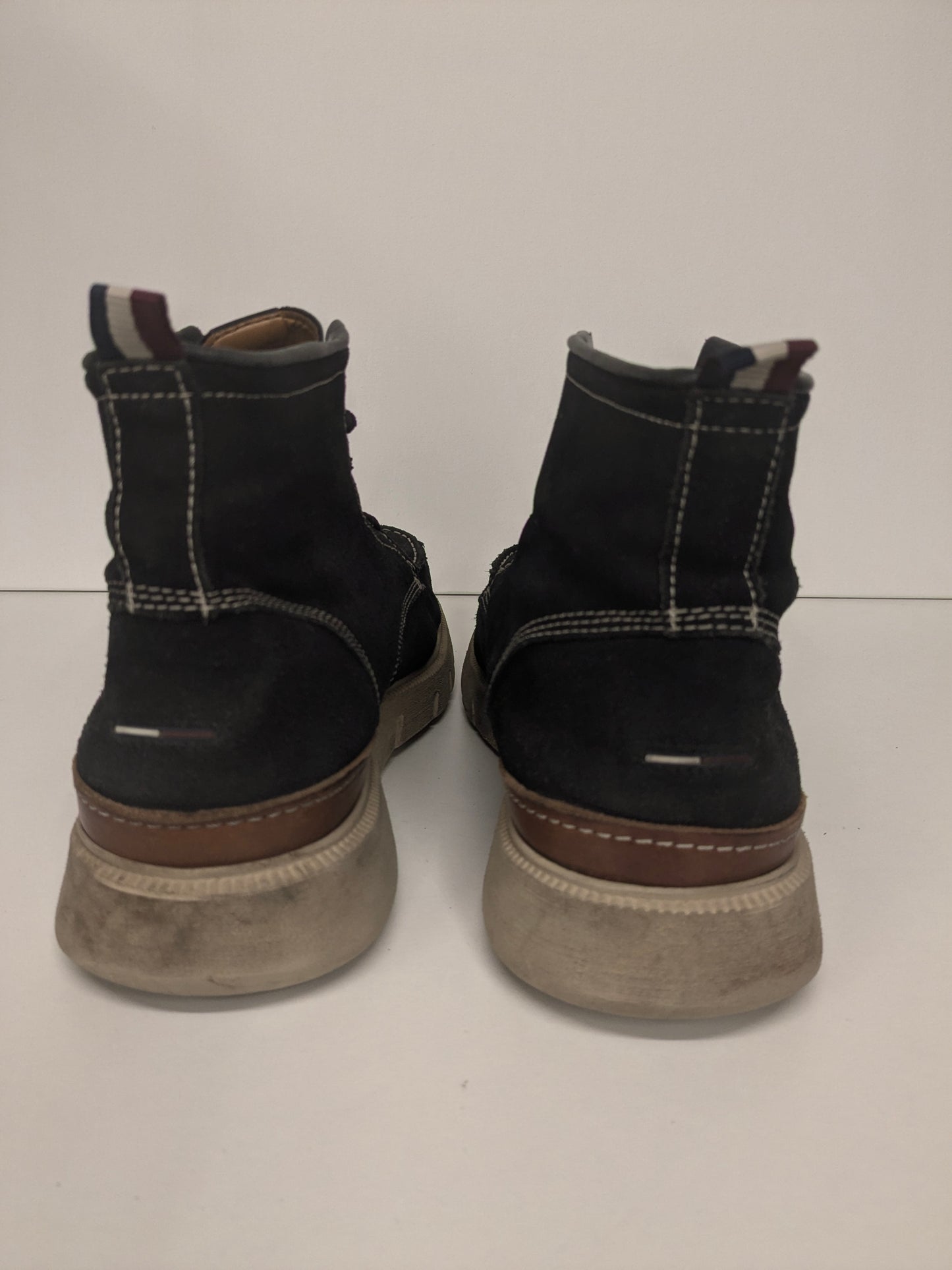 Tommy Hilfiger leather lace -up shoes / boots. Black colored. Size 45.
