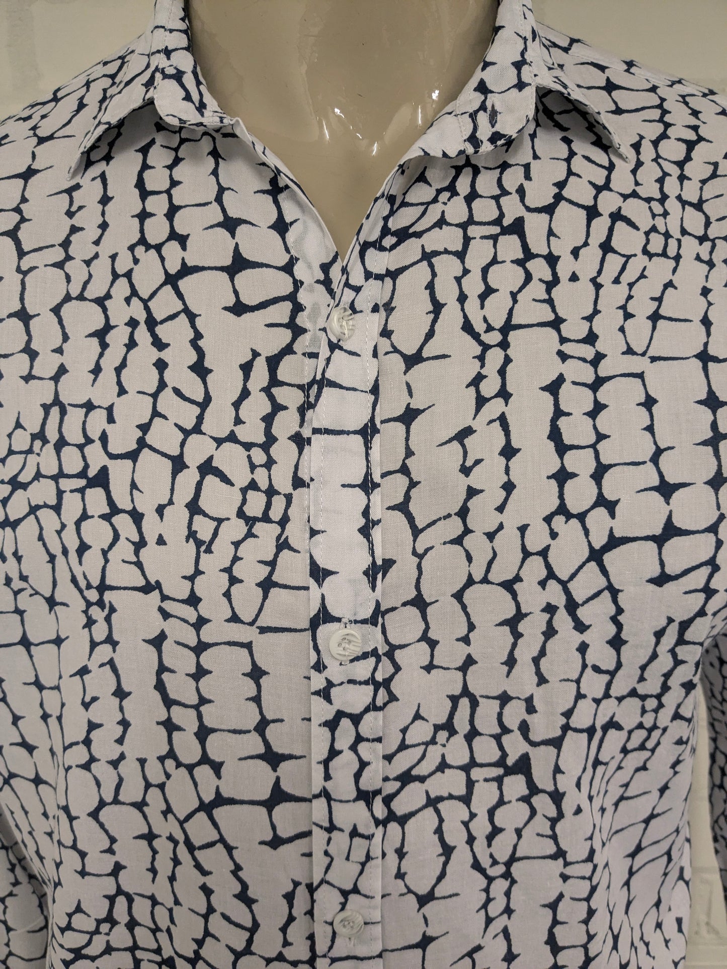 Alfi overhemd. Dunne katoenen luchtig overhemd. Blauw Witte print. Maat L.