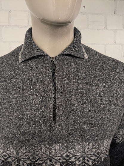 Canda woolen sweater with zipper. Gray colored. Size L. 60% Wool.