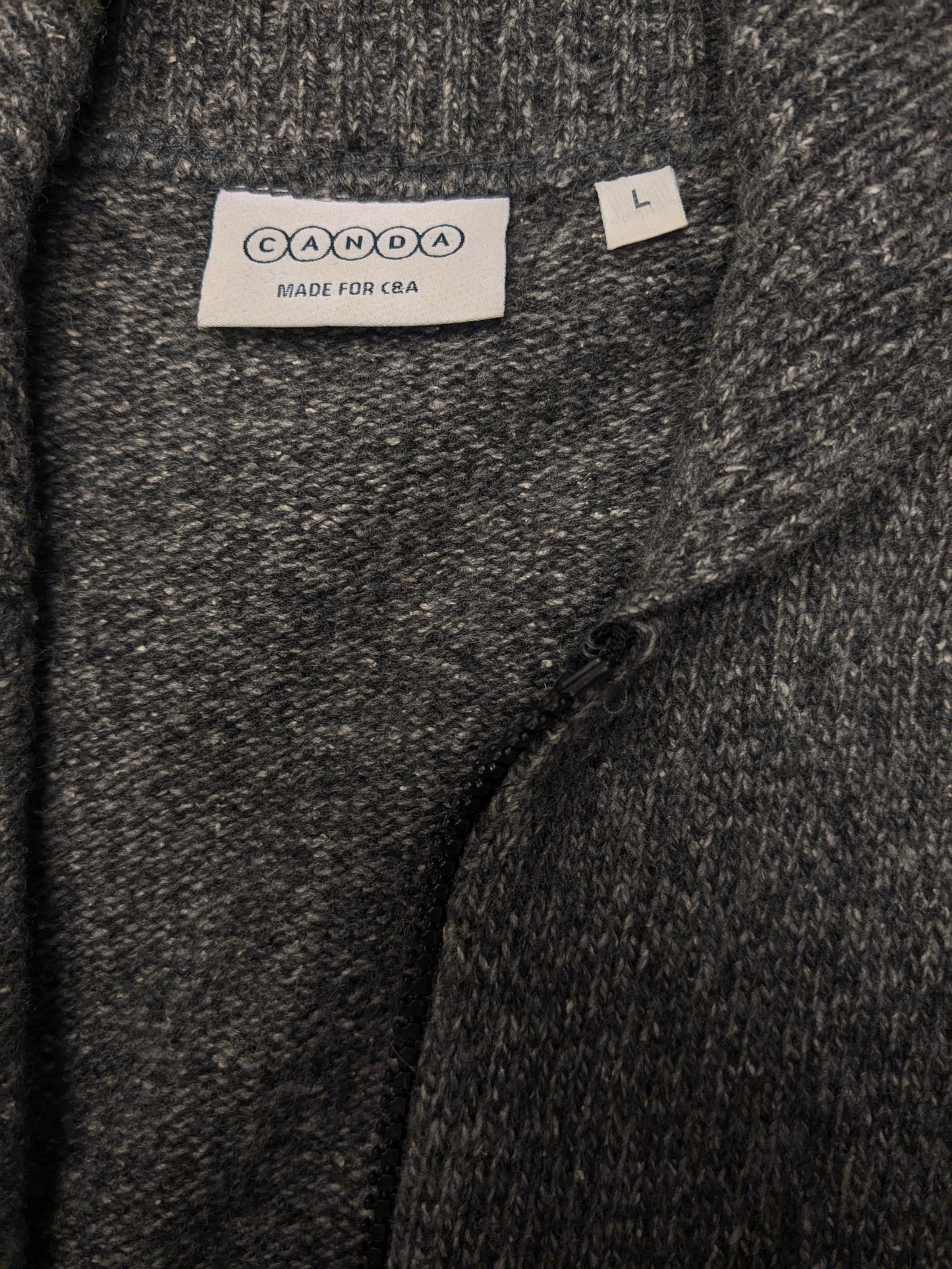 Canda woolen sweater with zipper. Gray colored. Size L. 60% Wool.