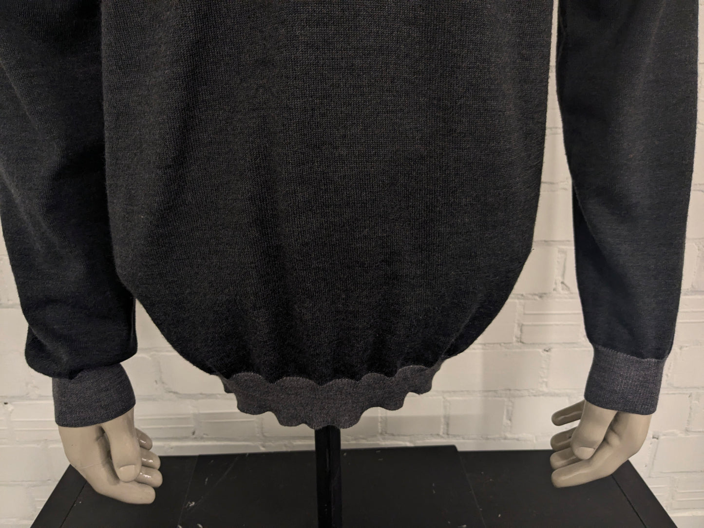 British Indigo wool sweater with V-neck and buttons. Dark gray colored. Size 2XL / XXL. 100% wool