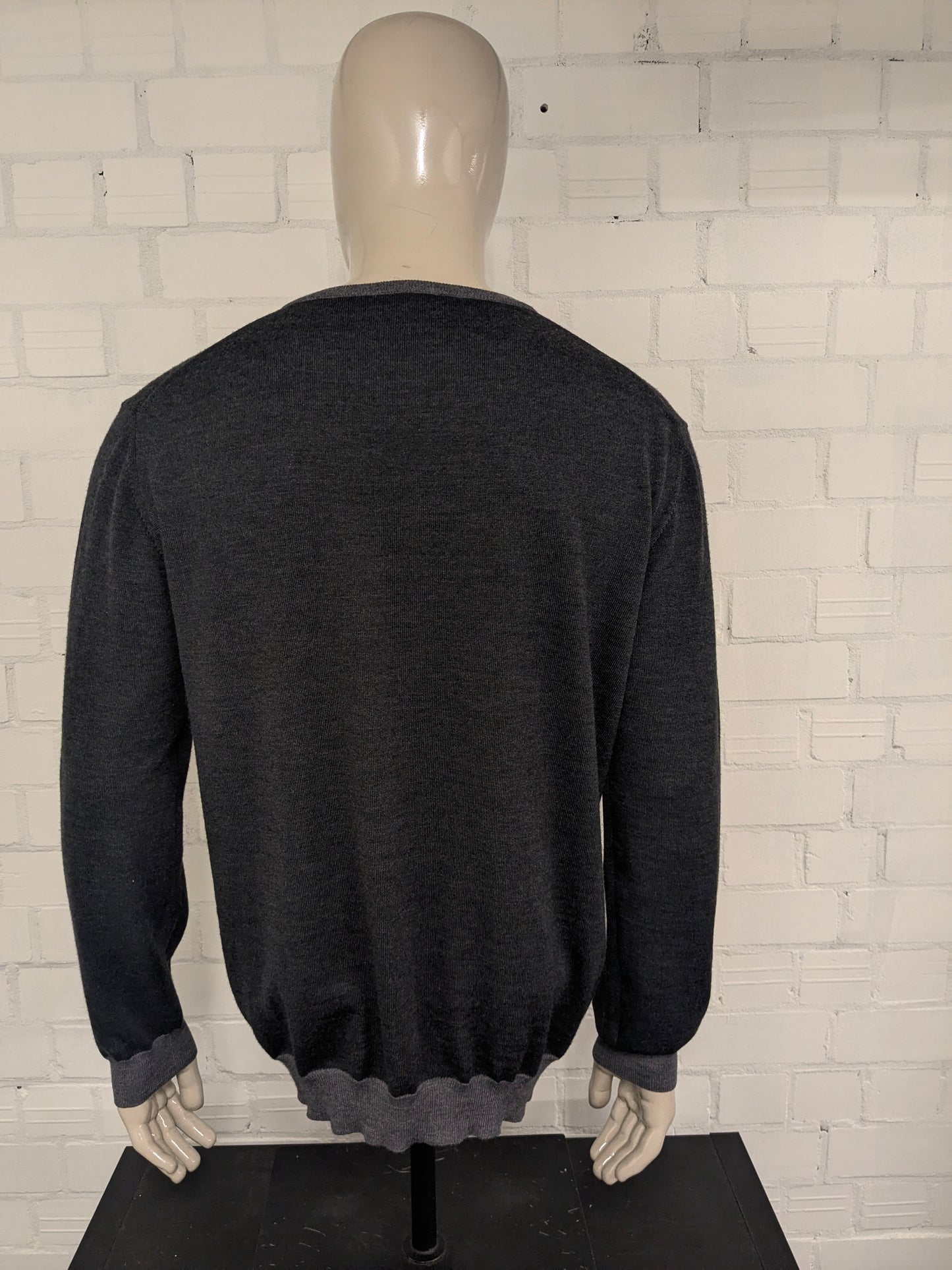 British Indigo wool sweater with V-neck and buttons. Dark gray colored. Size 2XL / XXL. 100% wool