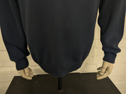 Pfeilpullover mit Knöpfen. Blau weiß gefärbt. Größe xl / 2xl-xxl.