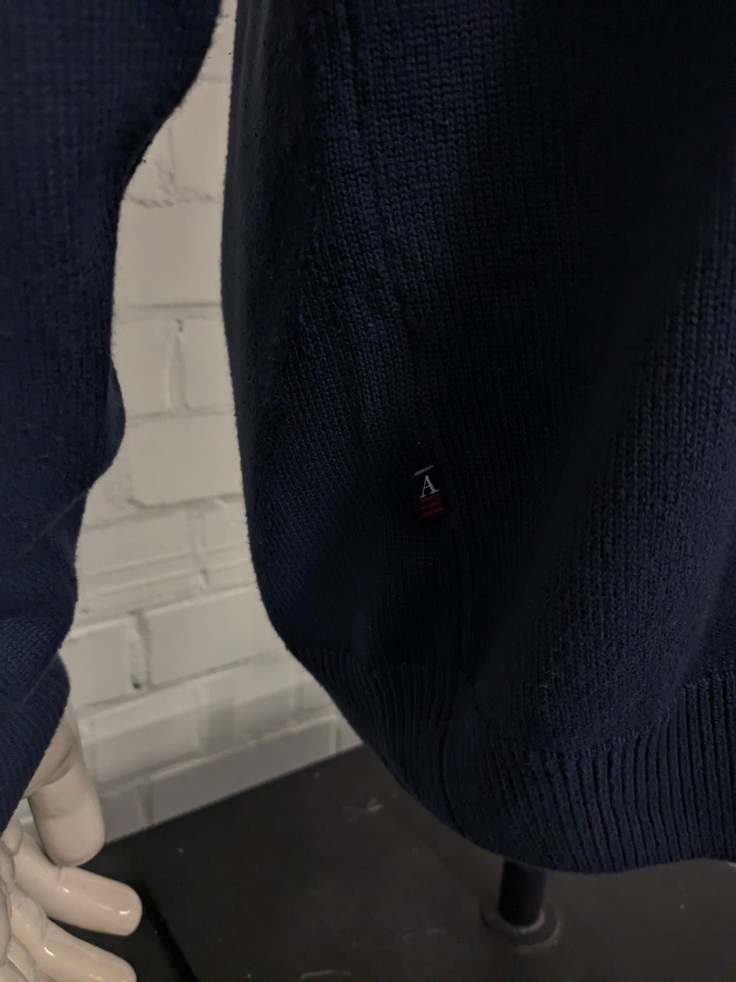 Pfeilpullover mit Knöpfen. Blau weiß gefärbt. Größe xl / 2xl-xxl.