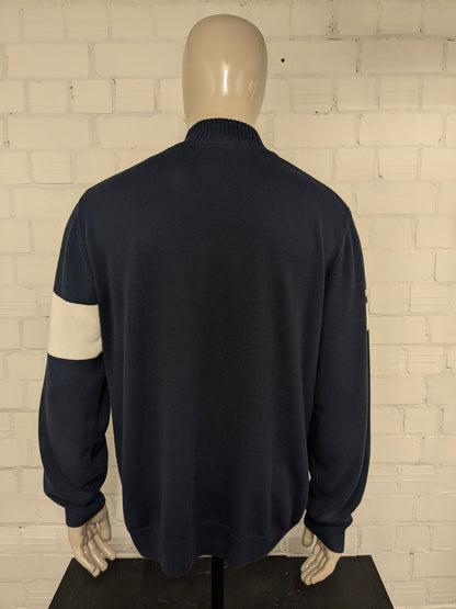 Pfeilpullover mit Knöpfen. Blau weiß gefärbt. Größe xl / 2xl-xxl.