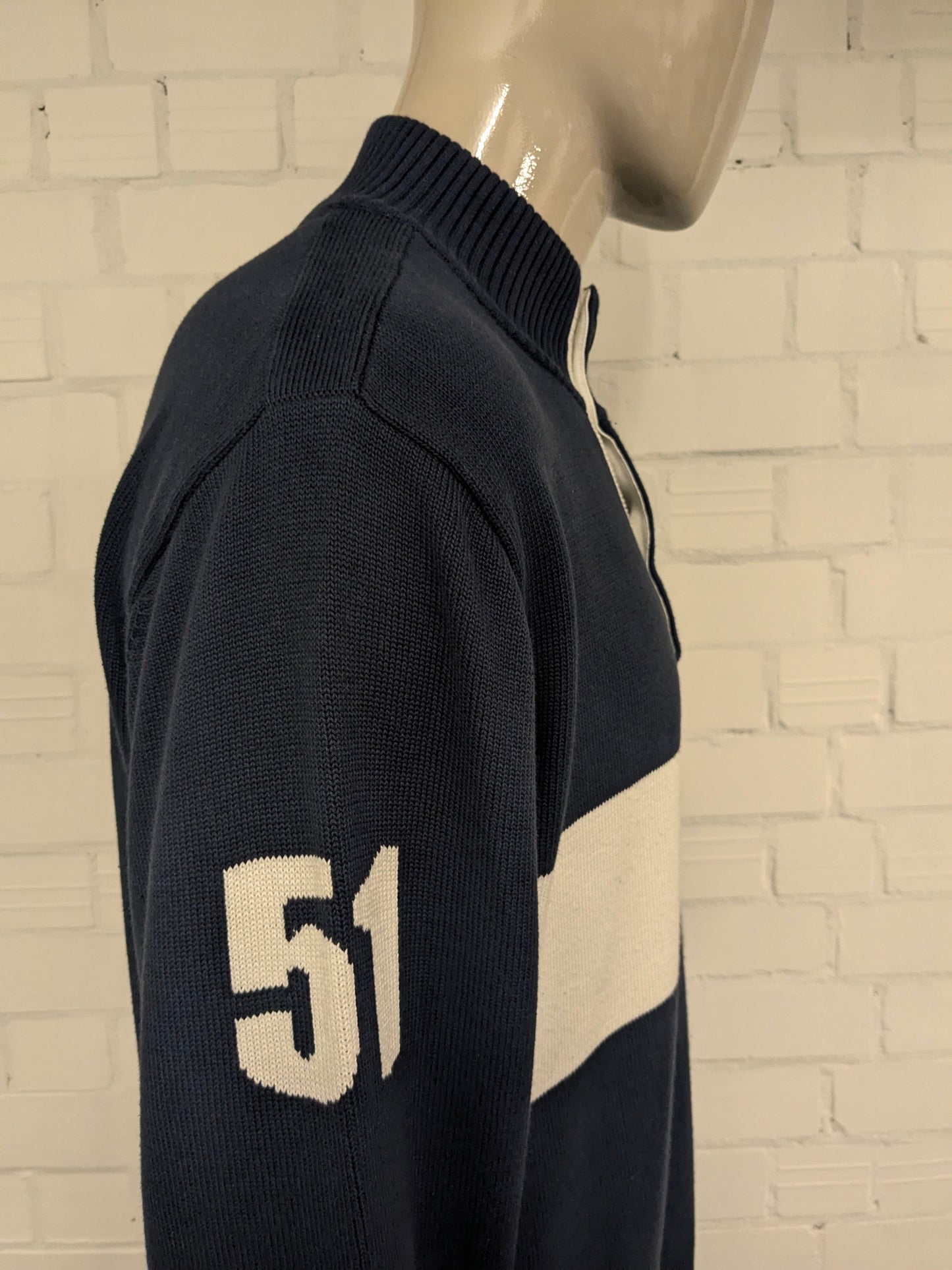 Pfeilpullover mit Knöpfen. Blau weiß gefärbt. Größe xl / 2xl-xxl.