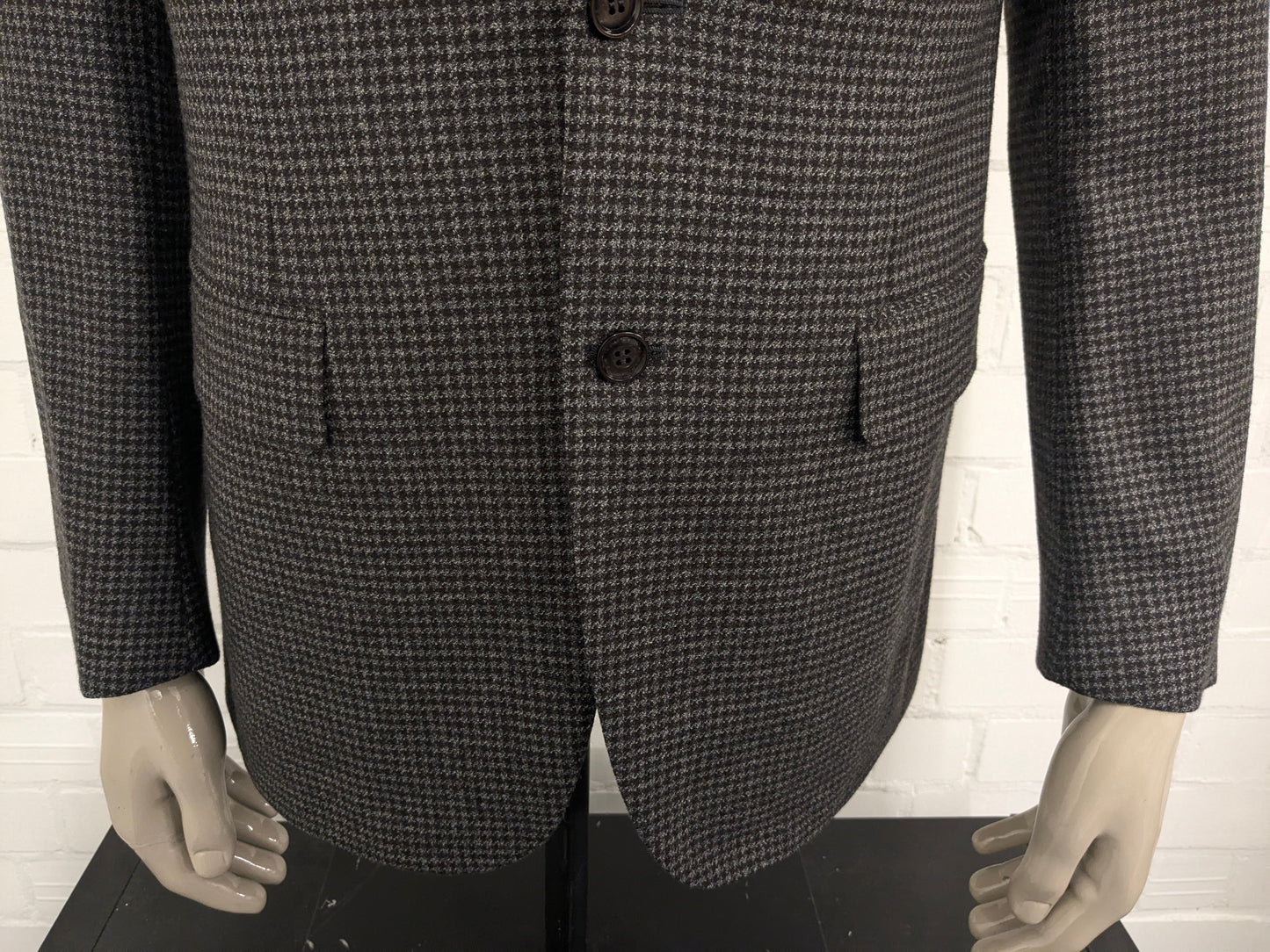 Canali vuole la giacca. Motivo grigio marrone. Dimensione 52 / L.