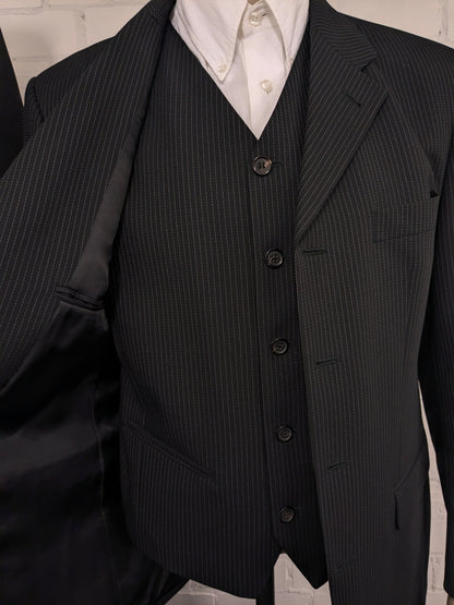 Cinque 3-piece costume. Black and white chalk stripe. Size 52 / L.