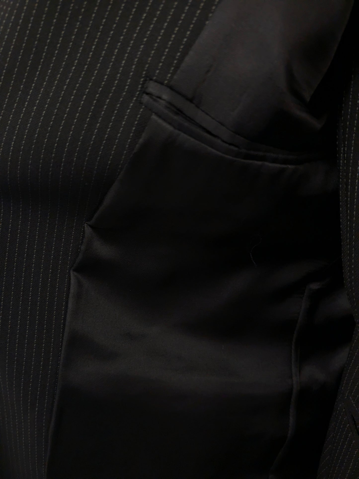 Cinque 3-piece costume. Black and white chalk stripe. Size 52 / L.