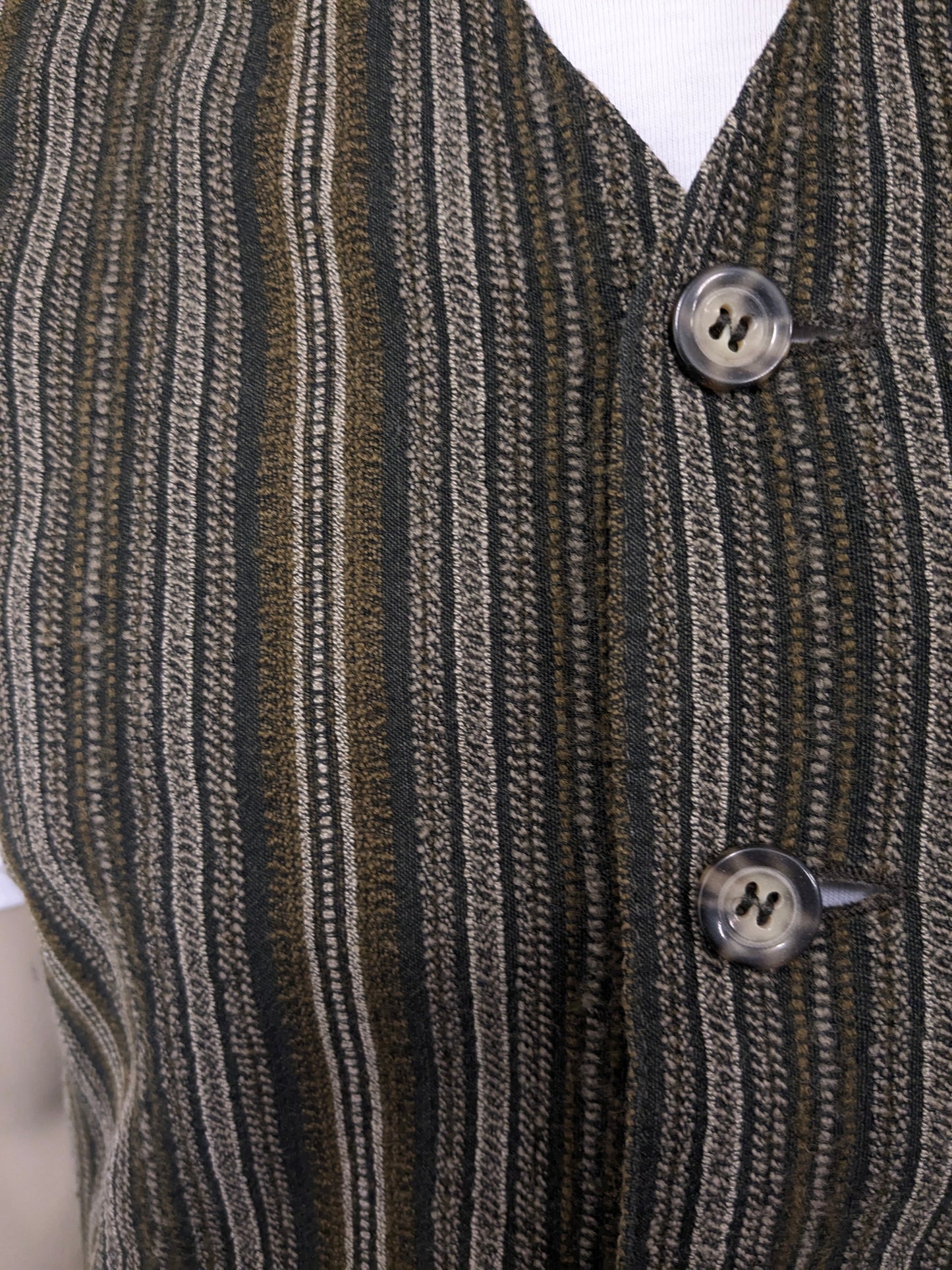 Vintage Men's Fashion Club wafermet. Beige green gray striped. Size M.