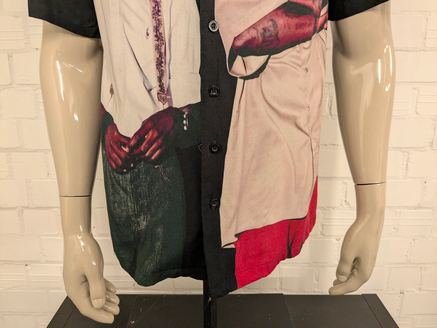 SHIRT SHIRT OUTKEL. Nero con stampa. Taglia M.