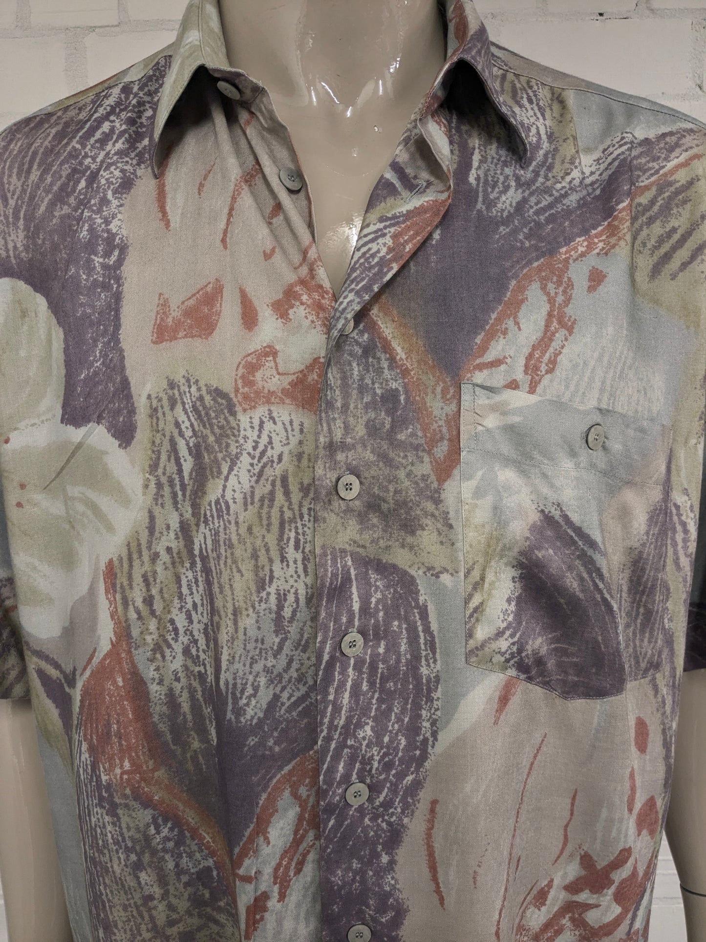 Vintage 80-90's Vasus & Sons overhemd korte mouw. Groen Paars Rode print. Maat 3XL / XXXL. Viscose.