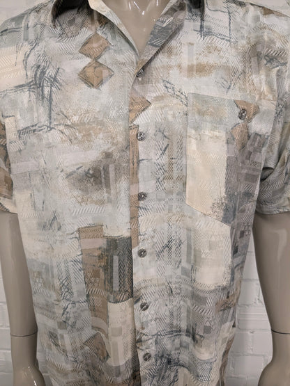 Vintage 80-90's Canda Shirt short sleeve. Green beige brown print. Size XL.