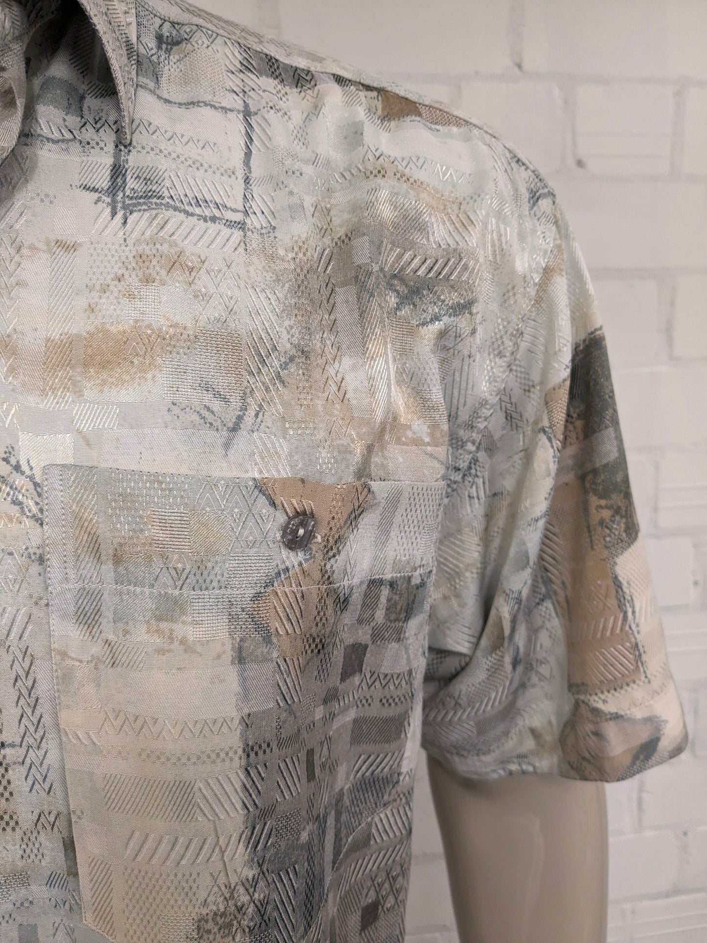 Vintage 80-90's Canda Shirt short sleeve. Green beige brown print. Size XL.