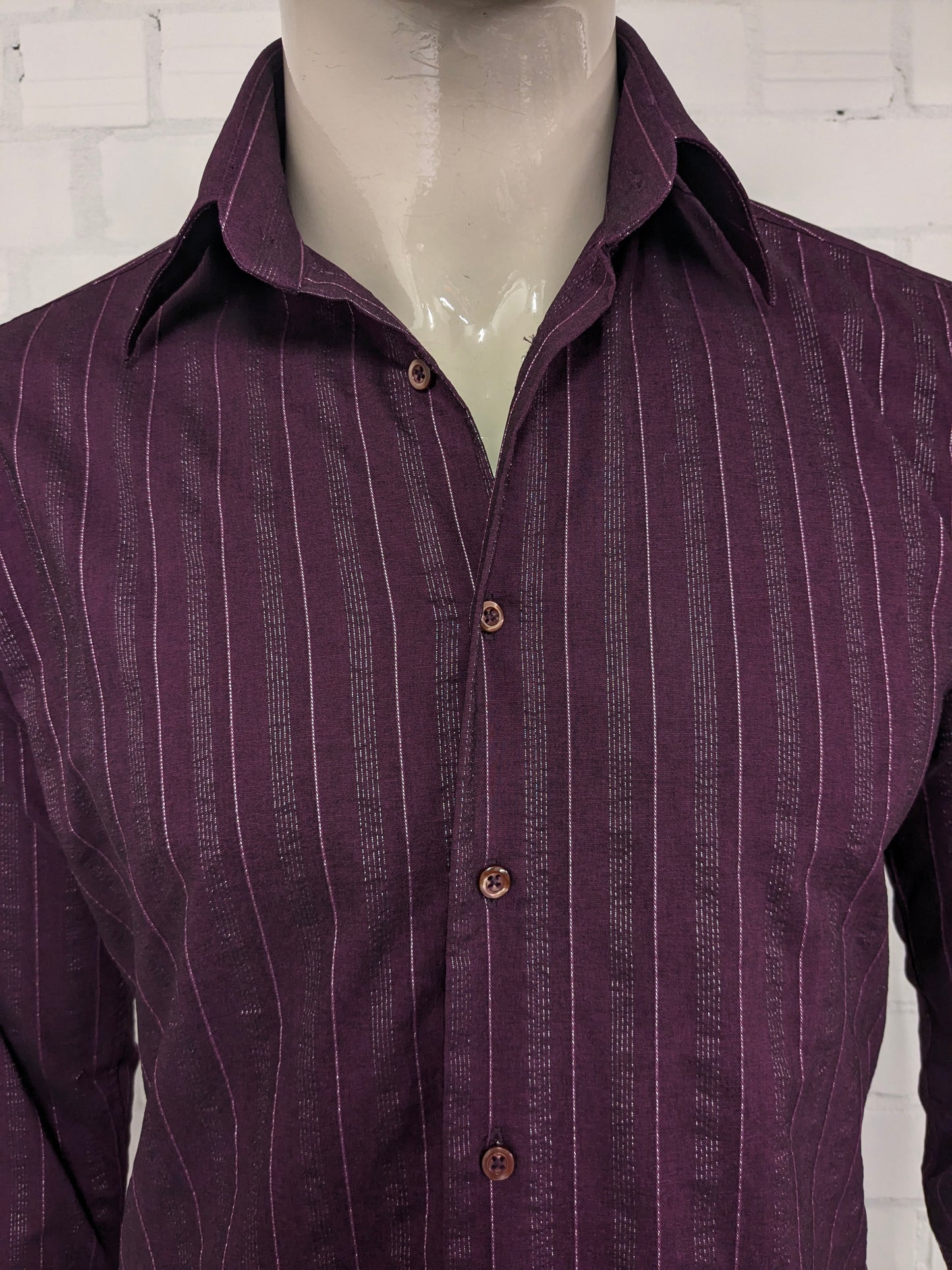 3B! Group shirt. Purple gray light shiny striped. Size M. Slim Line. stretch.