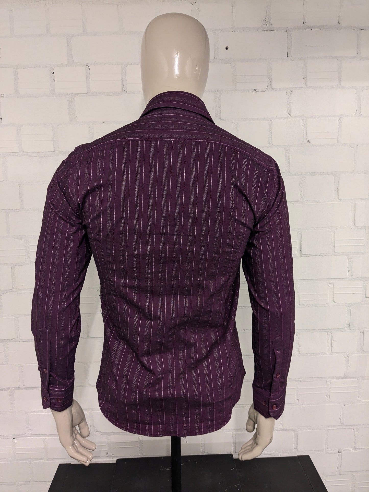 3B! Group shirt. Purple gray light shiny striped. Size M. Slim Line. stretch.