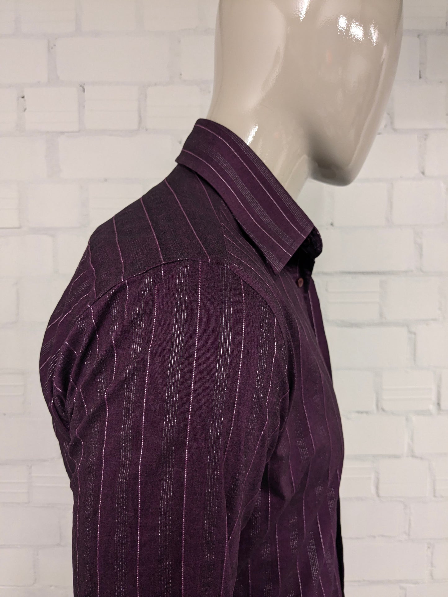 3B! Group shirt. Purple gray light shiny striped. Size M. Slim Line. stretch.