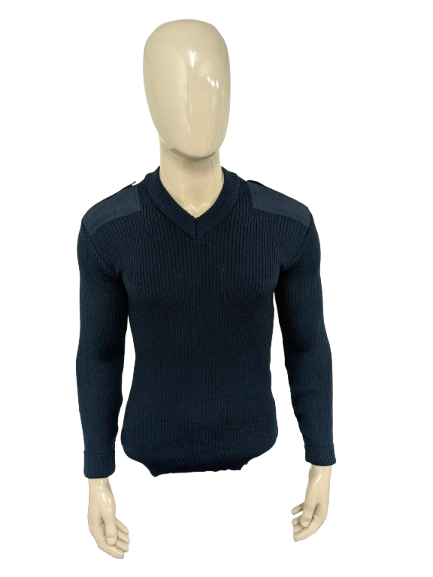 Armee / Armee-Pullover mit V-Ausschnitt und Schulter- und Ellbogenflecken. Dunkelblau gefärbt. Größe M.