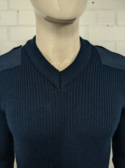 Armee / Armee-Pullover mit V-Ausschnitt und Schulter- und Ellbogenflecken. Dunkelblau gefärbt. Größe M.