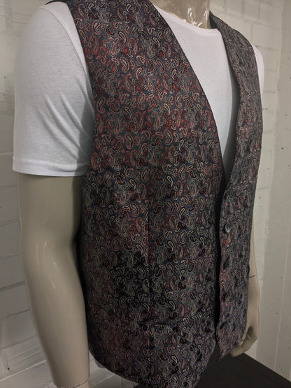 Vintage waistcoat. Red gray shiny paisley motif. Size 2XL / XXL.