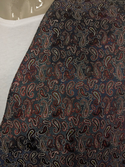 Vintage waistcoat. Red gray shiny paisley motif. Size 2XL / XXL.