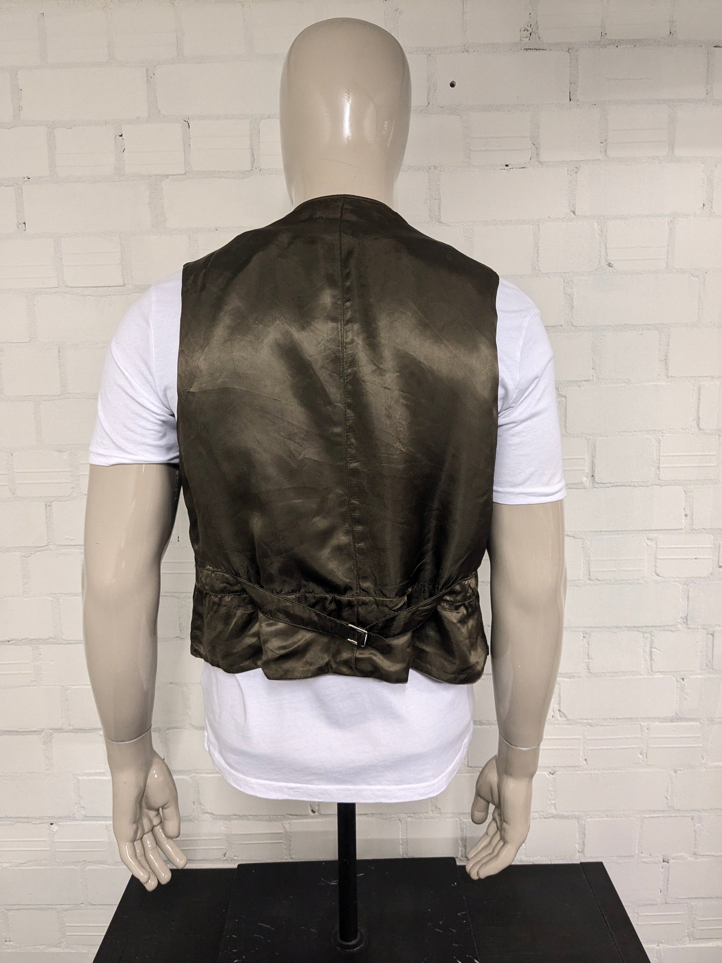 Gilet vintage. Motif noir rouge vert. Taille xl.