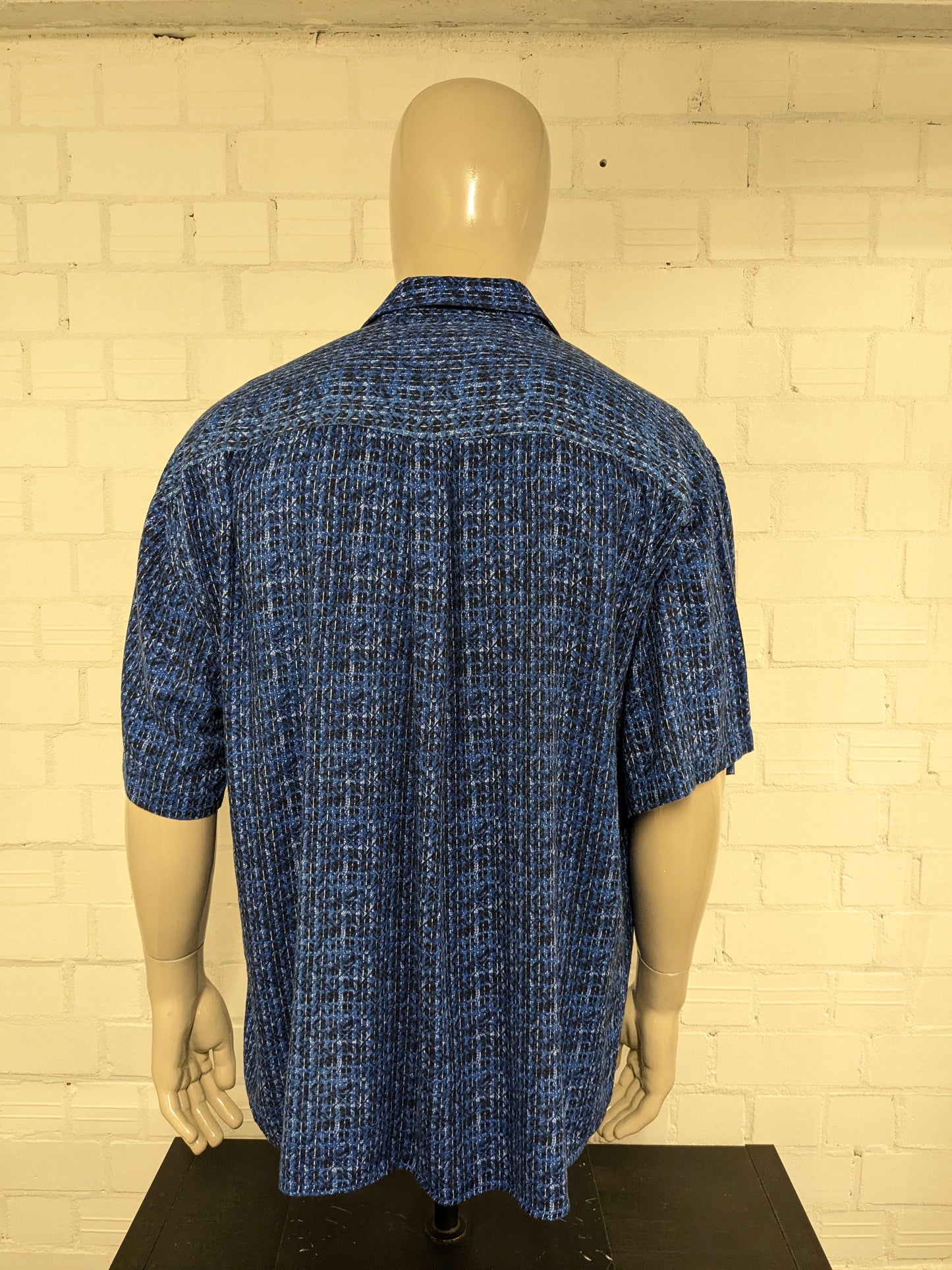 Vintage Prärie -Shirt Kurzarm. Blauer Schwarz -Weiß -Druck. Größe 3xl / xxxl.