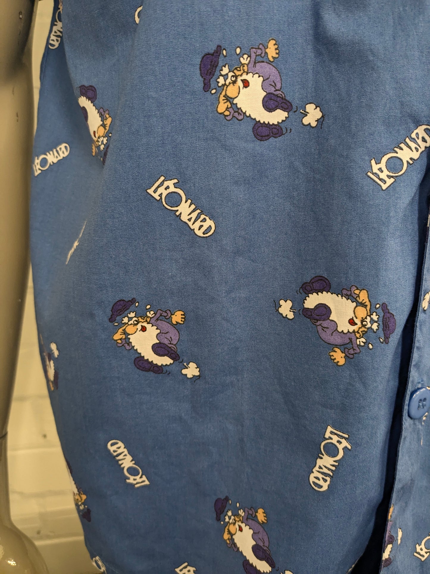 Manche courte de la chemise leonard vintage. Imprimé Blue Purple Leonard. Taille L.
