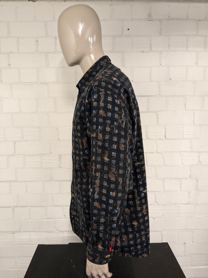 Vintage Signum shirt with large buttons. Black brown blue print. Size XL.