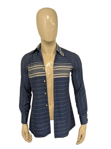 Chemise vintage des années 70 avec collier ponctuel. Gris bleu rayé. Nœud de manchet décontracté. Taille M.