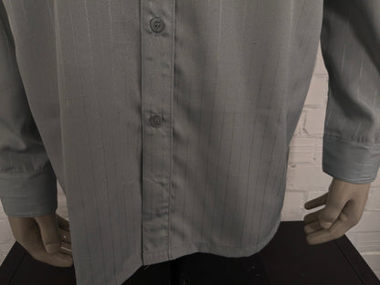 Vintage 70's king shirt. Light green striped motif. Size 2XL / XXL.