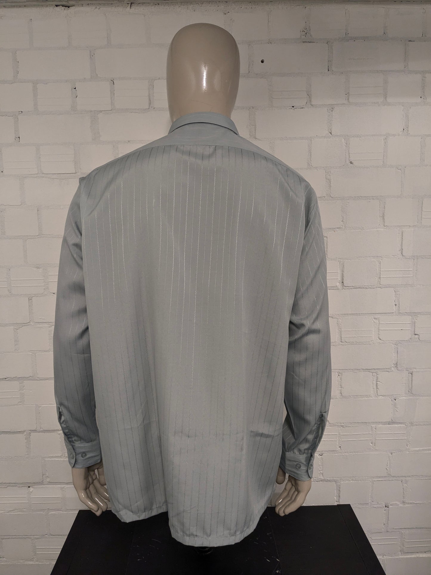 Vintage 70's king shirt. Light green striped motif. Size 2XL / XXL.